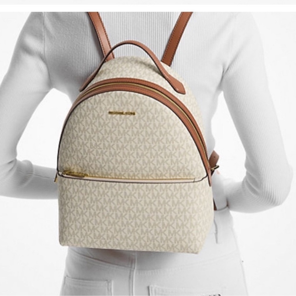 ❤️Michael Kors Cream and Brown Backpack with Signature Design